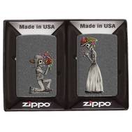 Зажигалка Zippo Набор Влюбленные зомби из двух зажигалок с покрытием Iron Stone, серые, матовые
