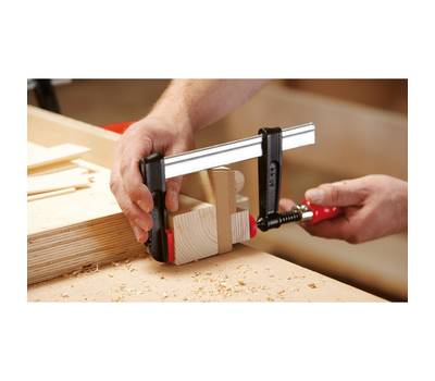 Струбцина BESSEY TPN20BE из ковкого чугуна 200/100, усилие: 5.5 кН, с деревянной рукояткой